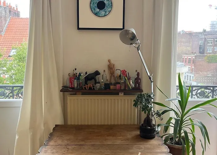 Artist In Center